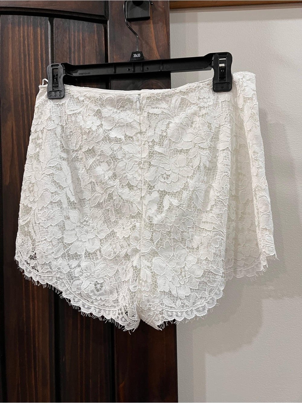 Amanda Uprichard lace front detailed shorts size medium EUC - Picture 5 of 6
